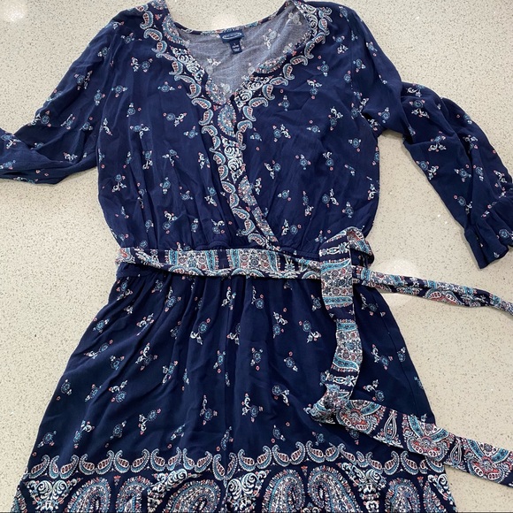 Blue Floral Romper with 3/4 sleeves- women size L - Picture 10 of 10